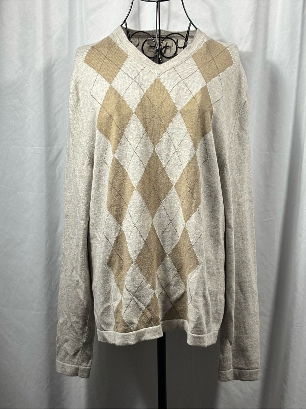 Banana Republic Beige and Tan Argyle V-Neck Sweater